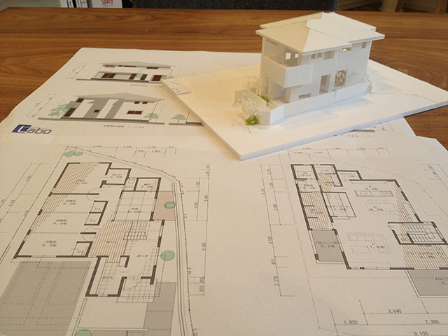 設計図と模型